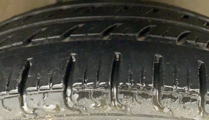 2014 Maruti Alto K10 VXI, Petrol, Manual, 75,896 km, Right Front Tyre Tread