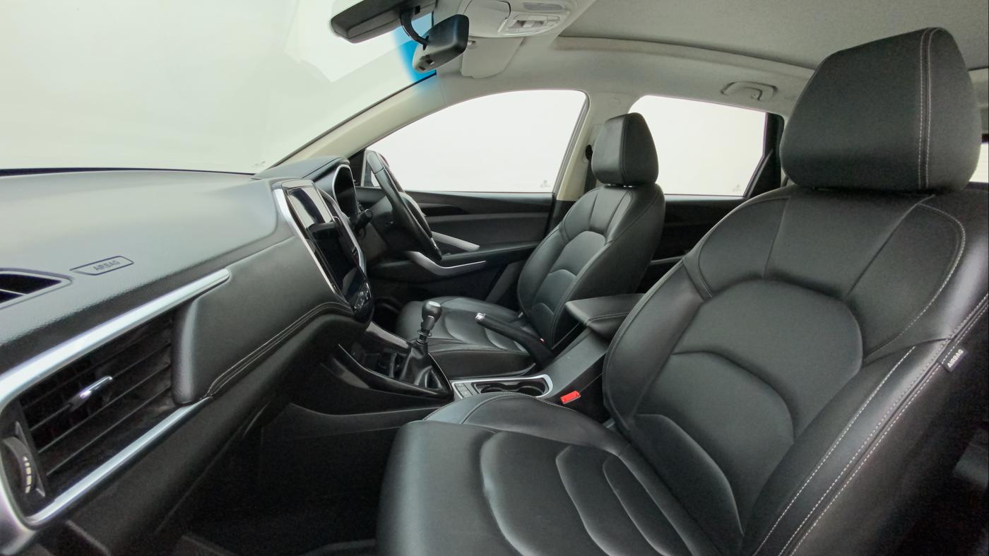 2019 MG HECTOR SHARP 2.0 DIESEL, CNG, Manual, 49,559 km, Right Side Front Door Cabin