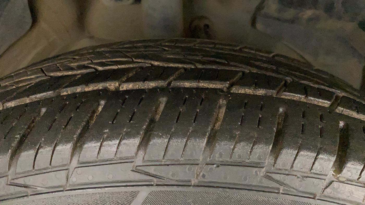 2019 MG HECTOR SHARP 2.0 DIESEL, CNG, Manual, 49,559 km, Right Front Tyre Tread