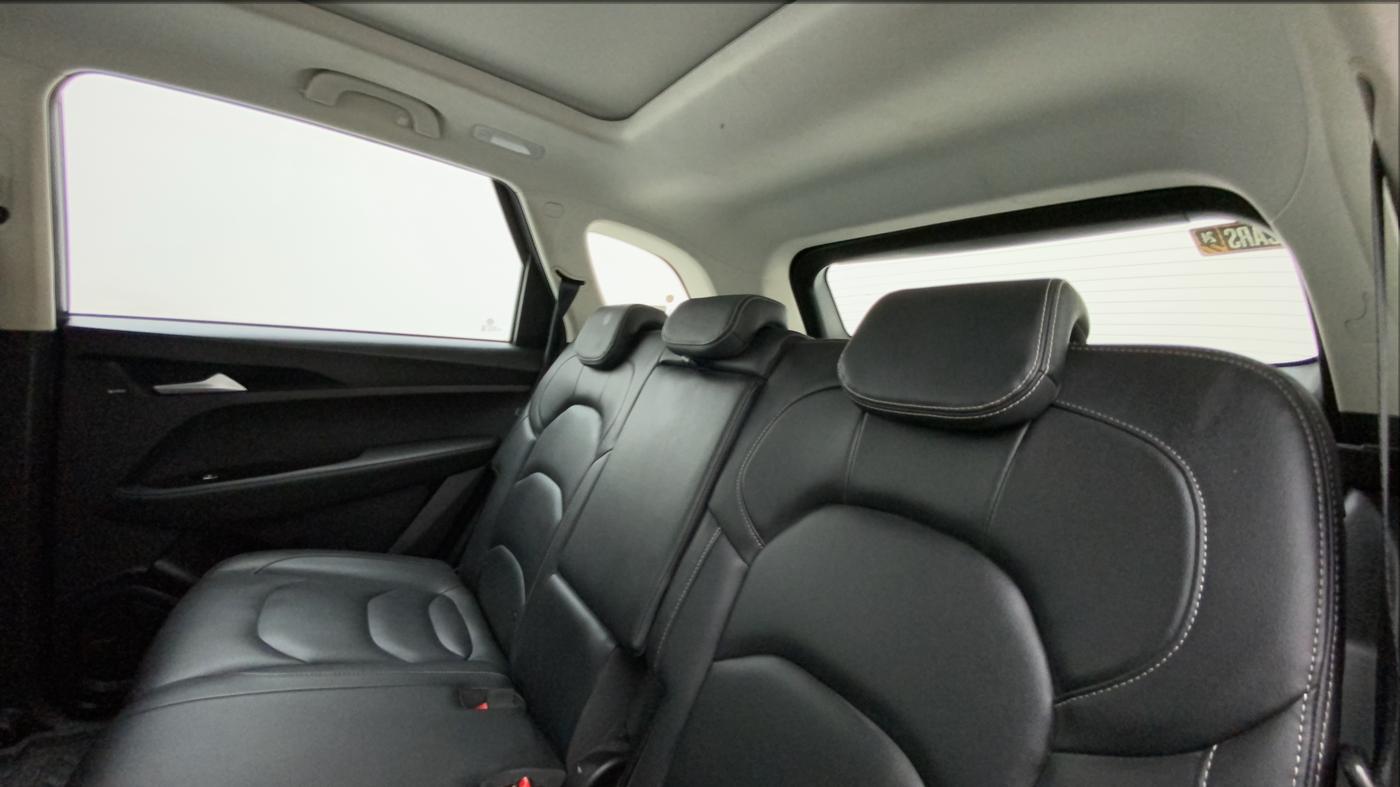 2019 MG HECTOR SHARP 2.0 DIESEL, CNG, Manual, 49,559 km, Right Side Rear Door Cabin