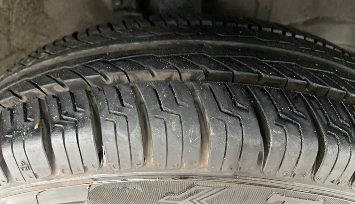 2012 Maruti Wagon R 1.0 LXI CNG, CNG, Manual, 98,525 km, Right Front Tyre Tread