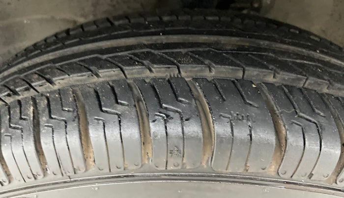 2012 Maruti Wagon R 1.0 LXI CNG, CNG, Manual, 98,525 km, Left Front Tyre Tread