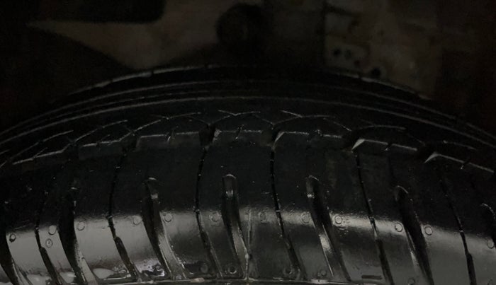 2014 Honda Amaze 1.2L I-VTEC S, Petrol, Manual, 12,122 km, Left Front Tyre Tread