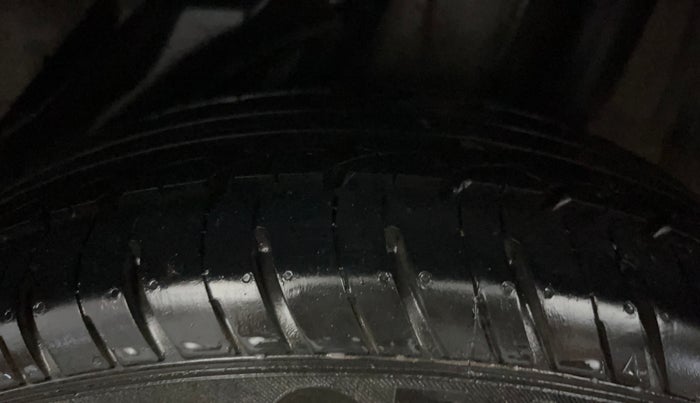 2014 Honda Amaze 1.2L I-VTEC S, Petrol, Manual, 12,122 km, Left Rear Tyre Tread