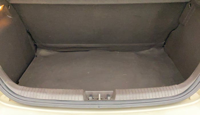 2010 Hyundai i20 MAGNA (O) 1.2, Petrol, Manual, 62,380 km, Boot Inside