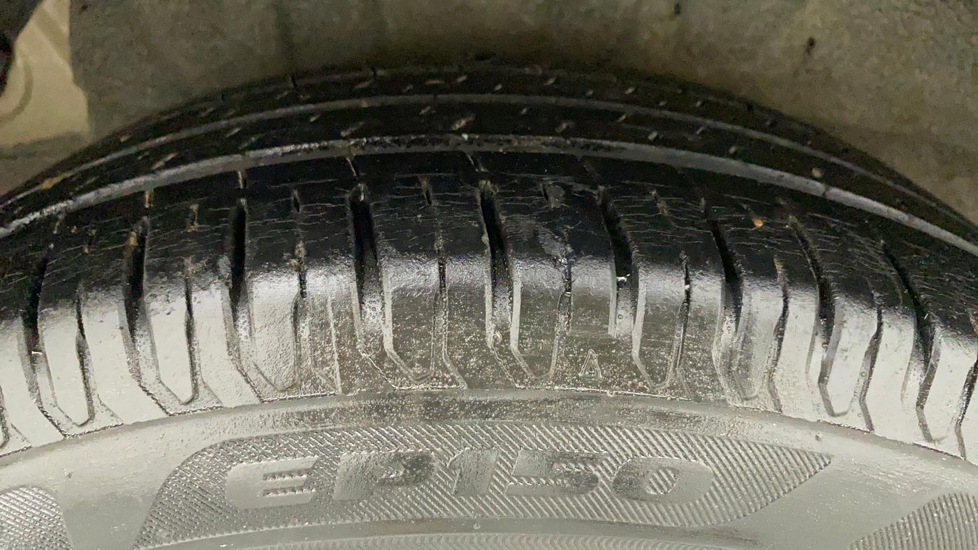 2010 Hyundai i20 MAGNA (O) 1.2, Petrol, Manual, 62,380 km, Right Rear Tyre Tread