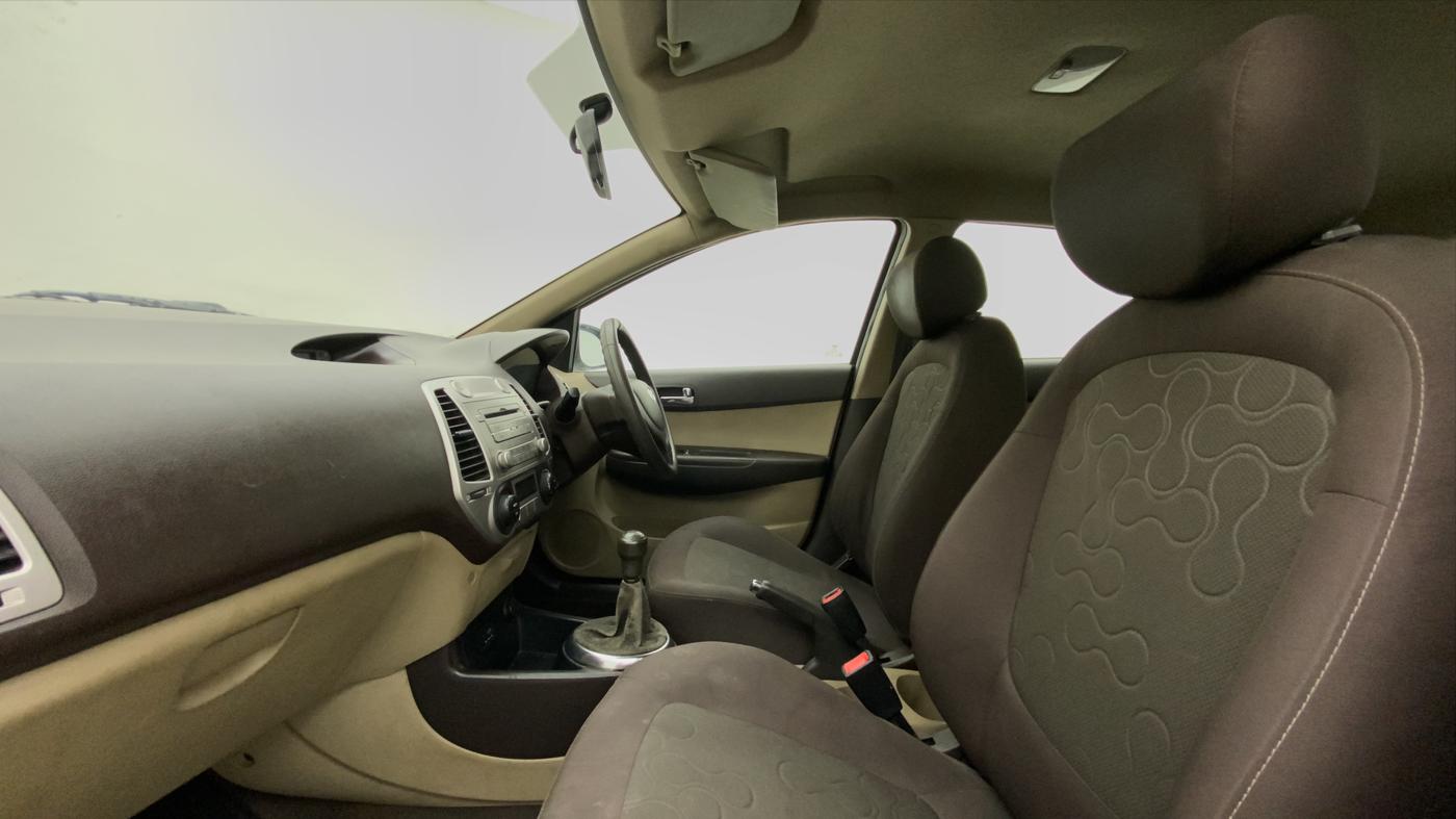 2010 Hyundai i20 MAGNA (O) 1.2, Petrol, Manual, 62,380 km, Right Side Front Door Cabin