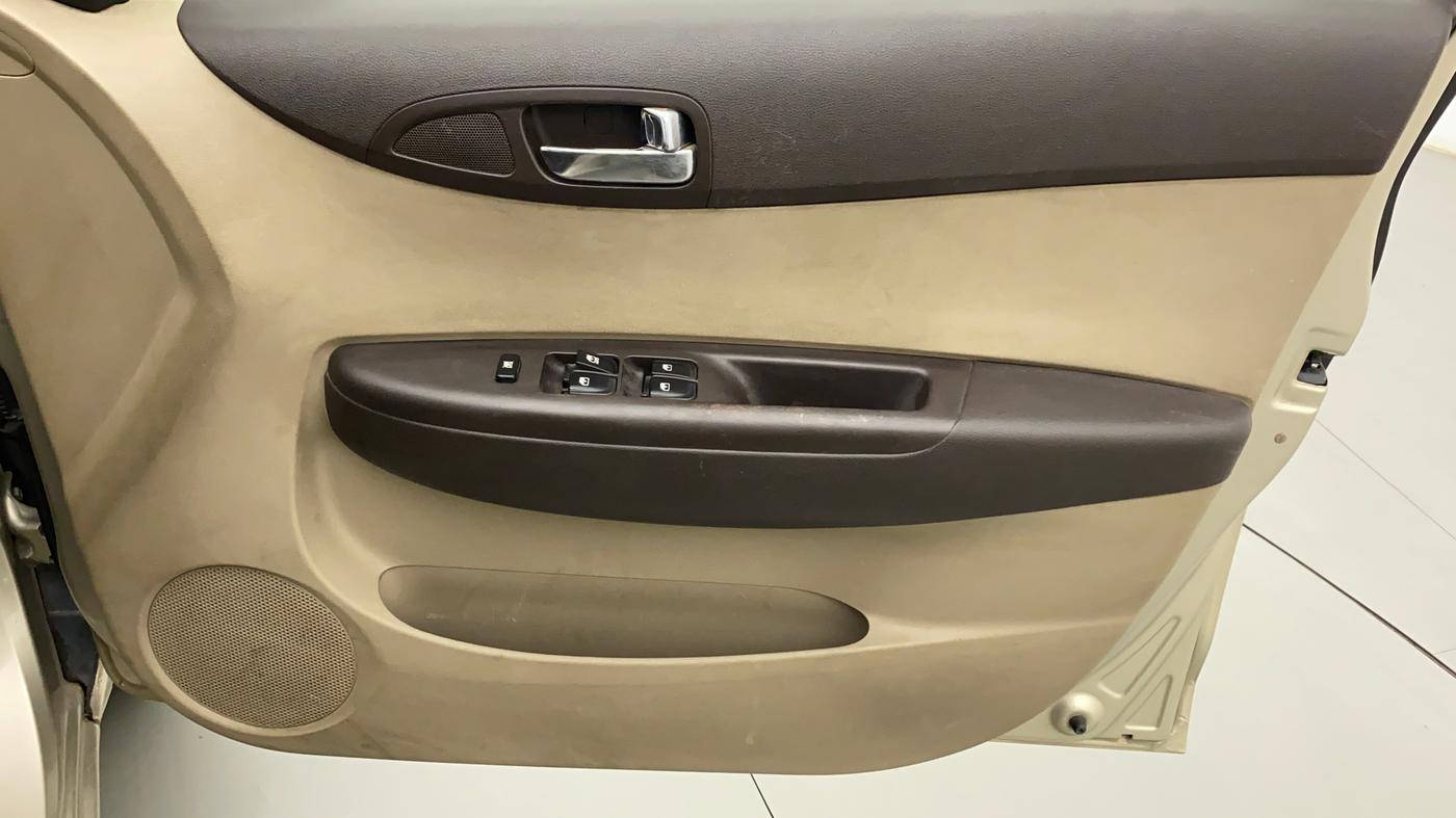 2010 Hyundai i20 MAGNA (O) 1.2, Petrol, Manual, 62,380 km, Driver Side Door Panels Control