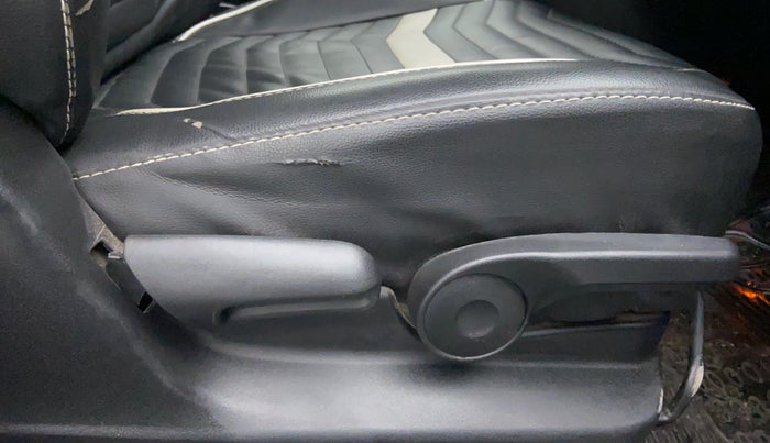 2018 Maruti Vitara Brezza ZDI AMT, Diesel, Automatic, 62,125 km, Driver Side Adjustment Panel