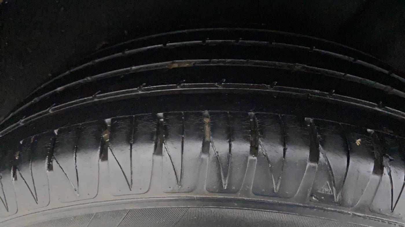 2018 Maruti Vitara Brezza ZDI AMT, Diesel, Automatic, 62,125 km, Left Rear Tyre Tread