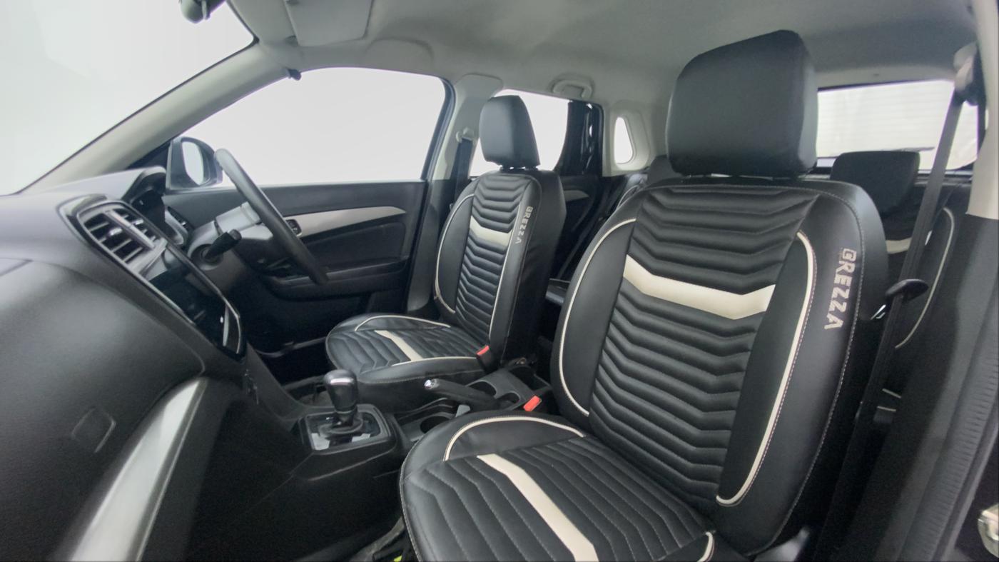 2018 Maruti Vitara Brezza ZDI AMT, Diesel, Automatic, 62,125 km, Right Side Front Door Cabin