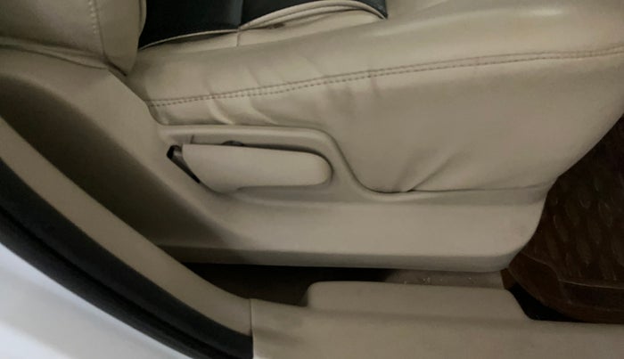 2014 Maruti Swift Dzire VXI, Petrol, Manual, 49,333 km, Driver Side Adjustment Panel