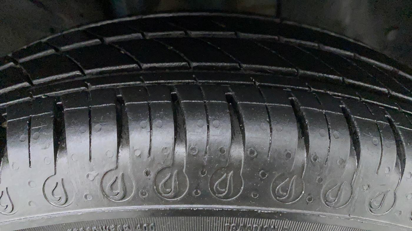 2022 Renault Kwid 1.0 CLIMBER OPT AMT, Petrol, Automatic, 9,682 km, Left Front Tyre Tread