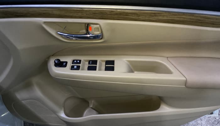 2021 Maruti Ciaz ALPHA 1.5 SHVS PETROL, Petrol, Manual, 38,137 km, Driver Side Door Panels Control