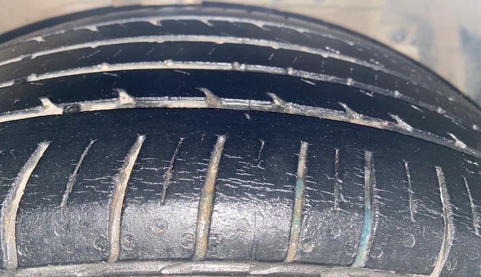 2021 Maruti Ciaz ALPHA 1.5 SHVS PETROL, Petrol, Manual, 38,137 km, Right Front Tyre Tread
