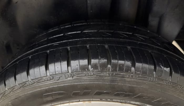 2016 Maruti Swift ZXI, Petrol, Manual, 65,319 km, Left Rear Tyre Tread