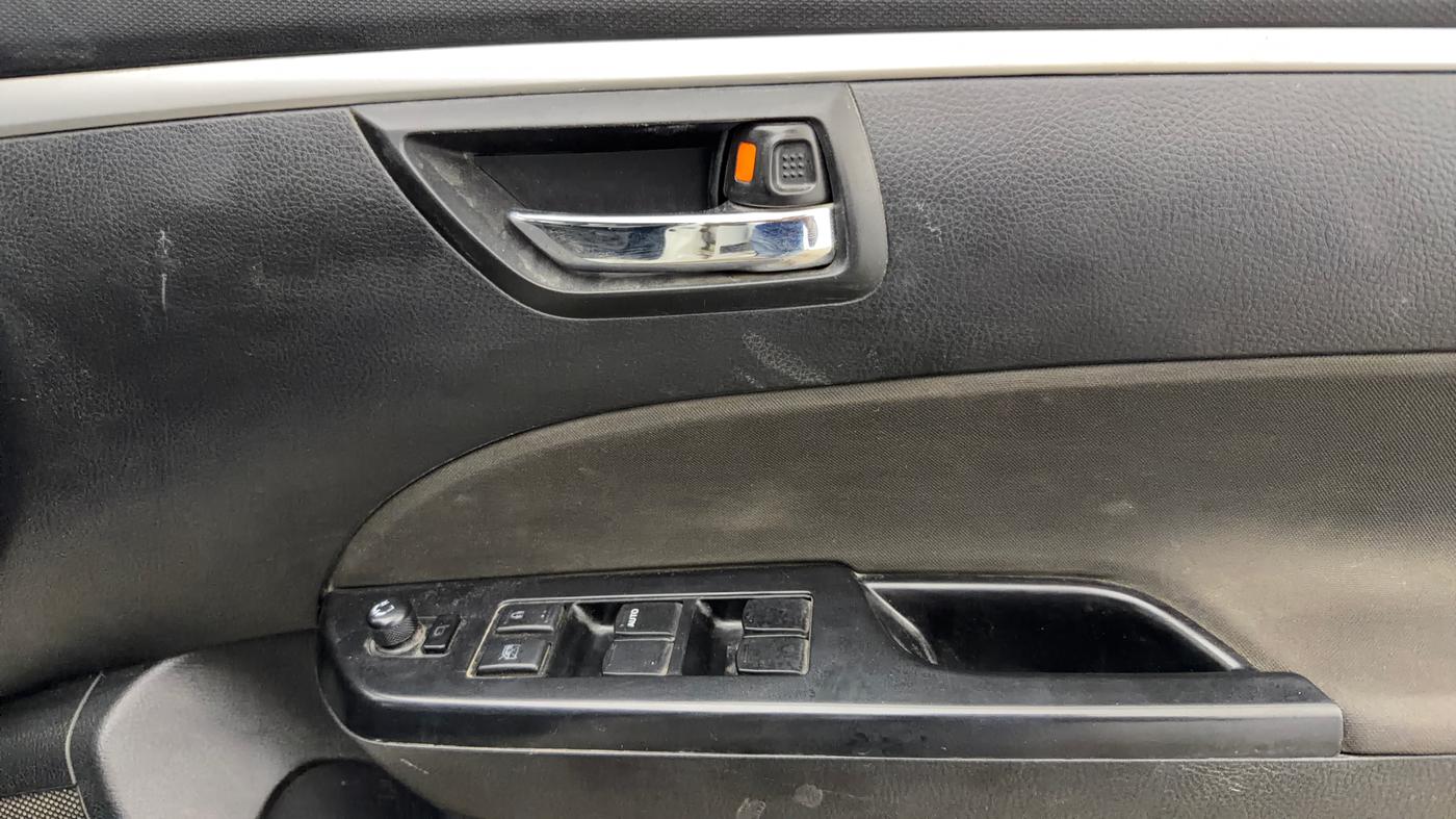2016 Maruti Swift ZXI, Petrol, Manual, 65,394 km, Driver Side Door Panels Control