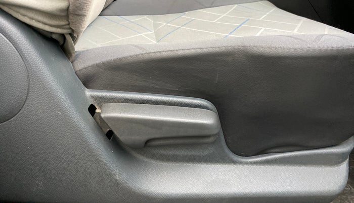 2010 Maruti Ritz LXI, Petrol, Manual, 62,568 km, Driver Side Adjustment Panel