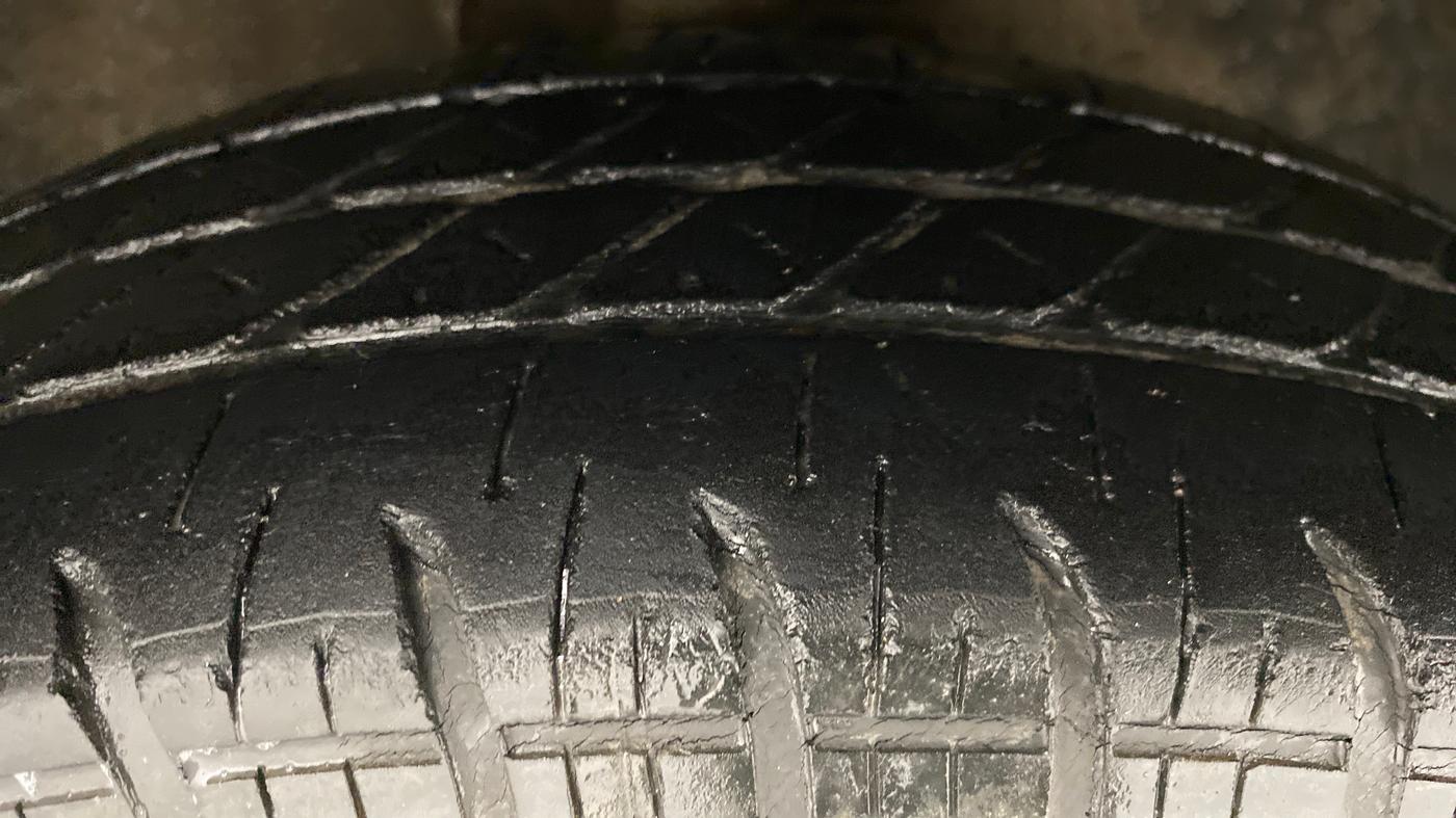 2010 Maruti Ritz LXI, Petrol, Manual, 62,568 km, Right Front Tyre Tread