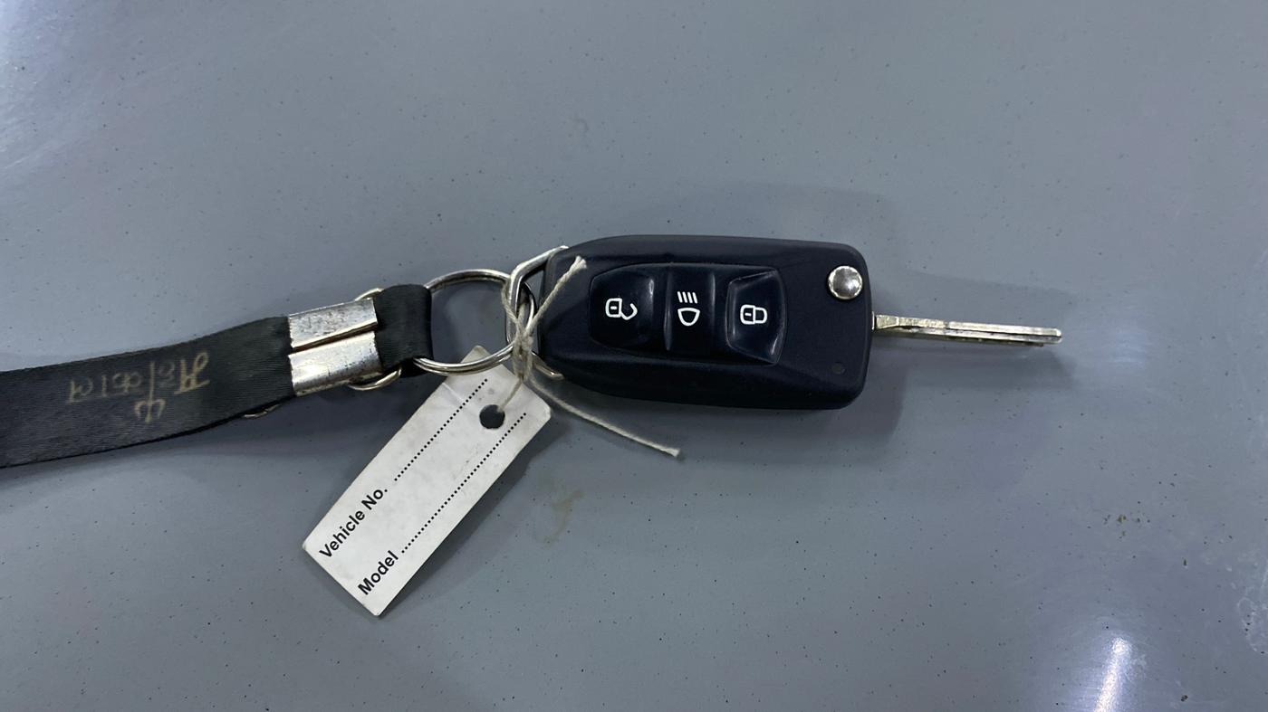 2023 Tata NEXON PURE S 1.5 REVOTORQ 6 MT, Diesel, Manual, 27,891 km, Key Close Up