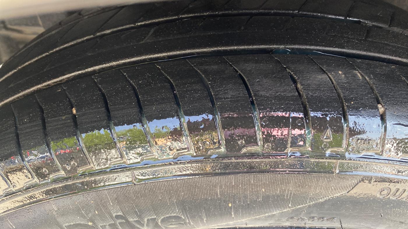 2025 Maruti Dzire ZXi AMT, Petrol, Automatic, 9,107 km, Right Rear Tyre Tread