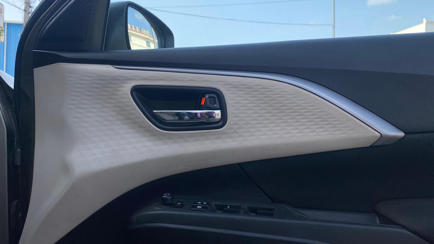 2025 Maruti Dzire ZXi AMT, Petrol, Automatic, 9,107 km, Driver Side Door Panels Control