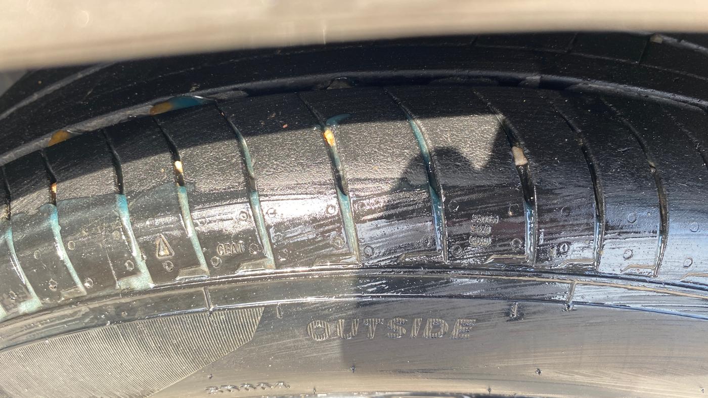 2025 Maruti Dzire ZXi AMT, Petrol, Automatic, 9,107 km, Left Rear Tyre Tread