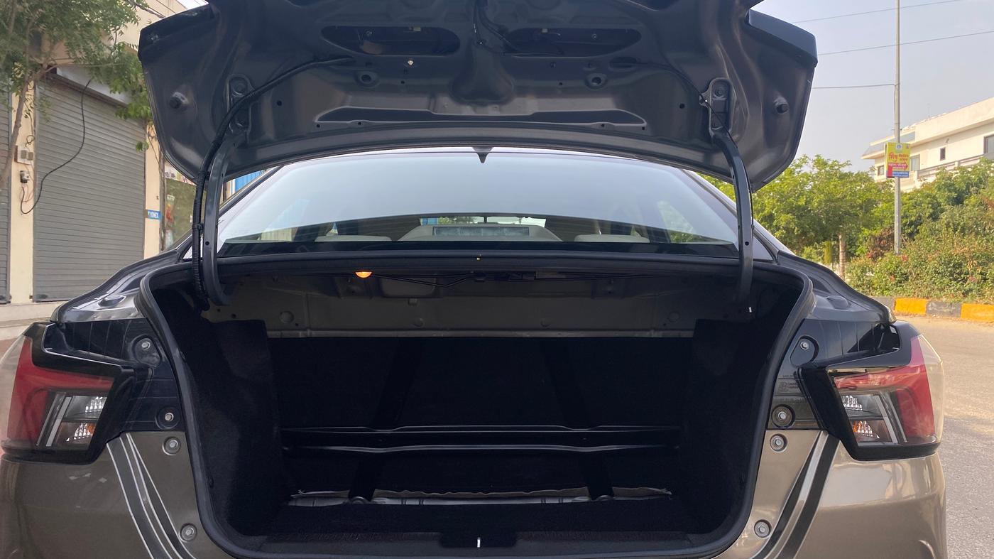 2025 Maruti Dzire ZXi AMT, Petrol, Automatic, 9,107 km, Boot Inside