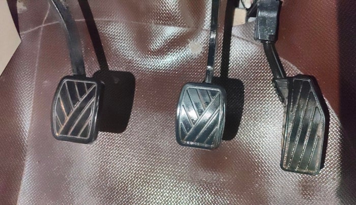 2020 Maruti Ertiga VXI CNG, CNG, Manual, 76,831 km, Pedals