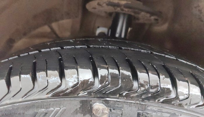 2020 Maruti Ertiga VXI CNG, CNG, Manual, 76,831 km, Left Front Tyre Tread