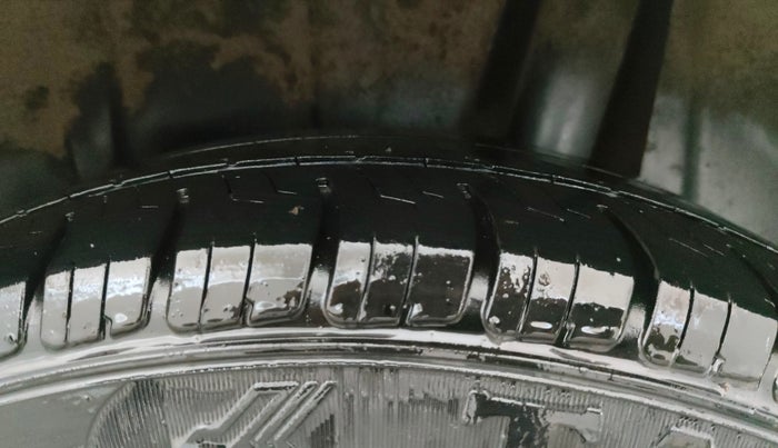 2020 Maruti Ertiga VXI CNG, CNG, Manual, 76,831 km, Left Rear Tyre Tread