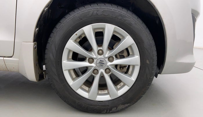 2015 Maruti Ertiga ZXI, Petrol, Manual, 17,205 km, Right Front Wheel