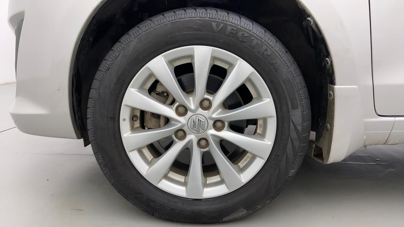 2015 Maruti Ertiga ZXI, Petrol, Manual, 17,205 km, Left Front Wheel