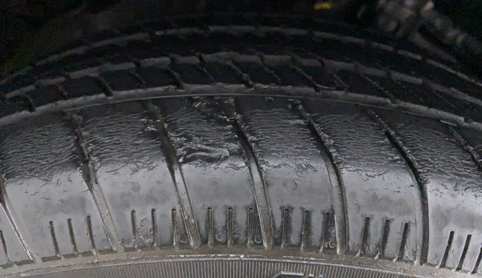 2015 Maruti Ertiga ZXI, Petrol, Manual, 17,205 km, Right Rear Tyre Tread