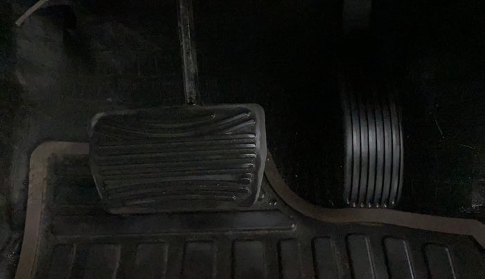 2019 Mahindra XUV500 W9 AT, Diesel, Automatic, 17,578 km, Pedals