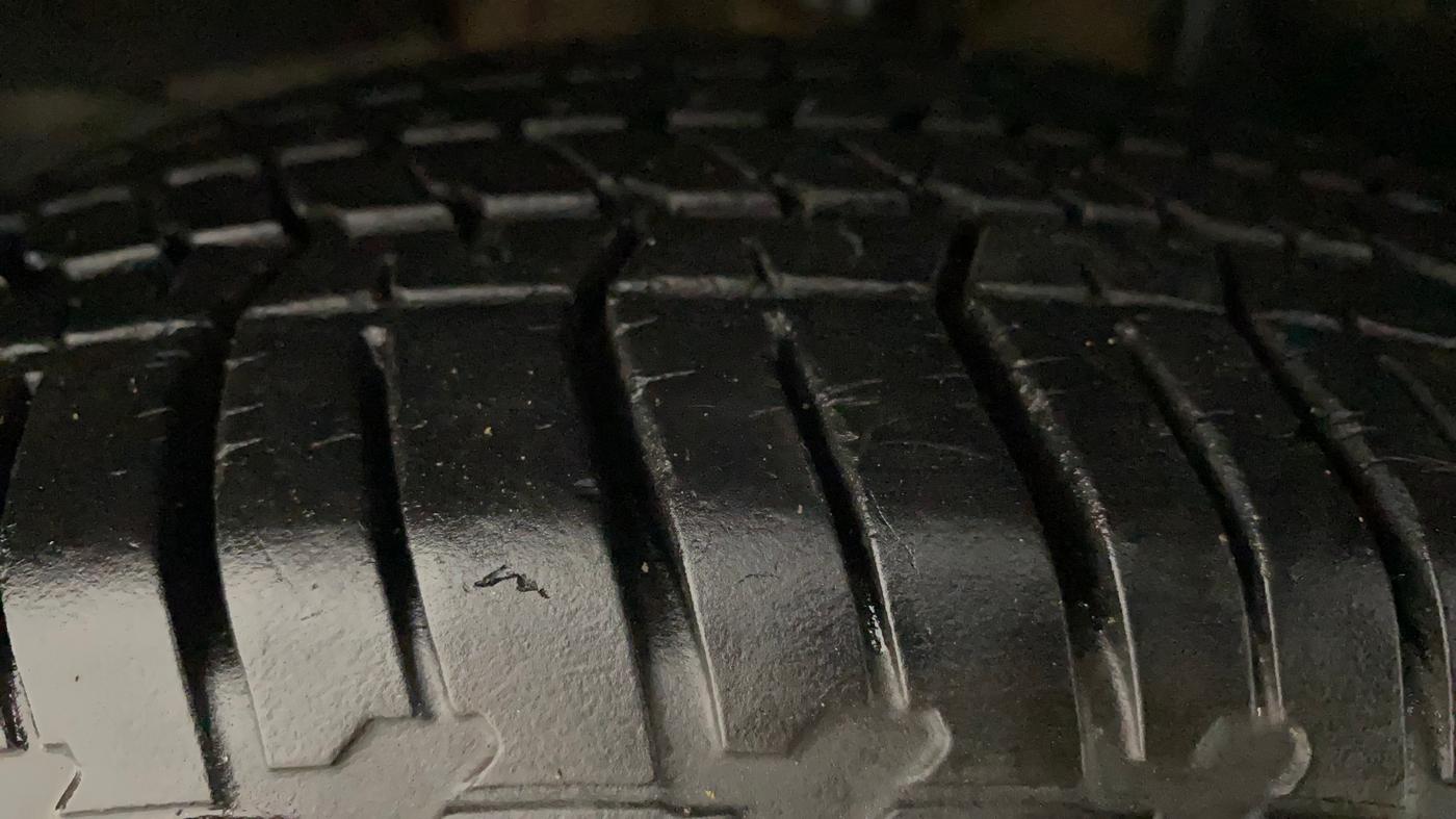 2019 Mahindra XUV500 W9 AT, Diesel, Automatic, 17,578 km, Left Front Tyre Tread