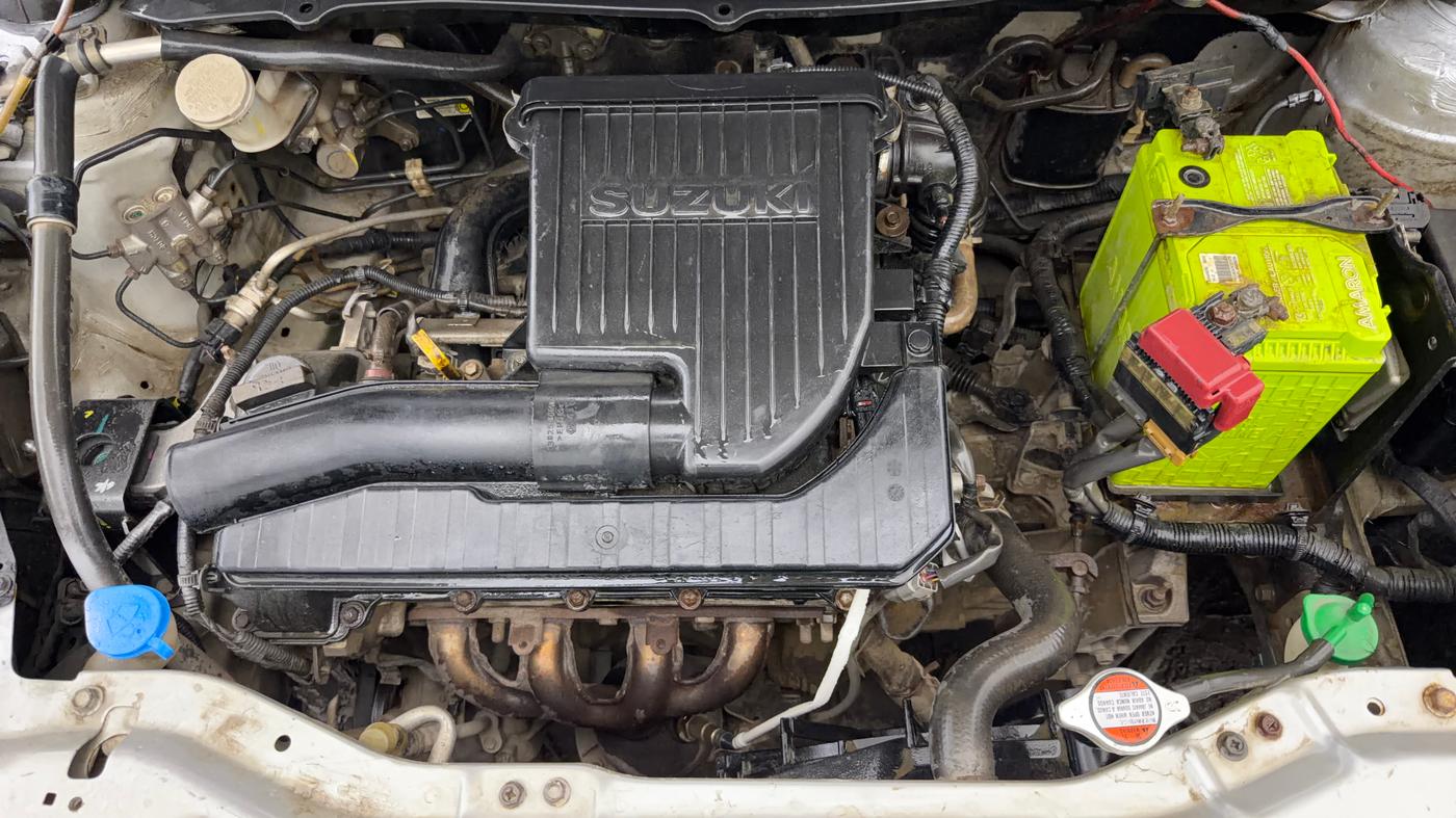 2016 Maruti Swift LXI (O), Petrol, Manual, 57,277 km, Engine View