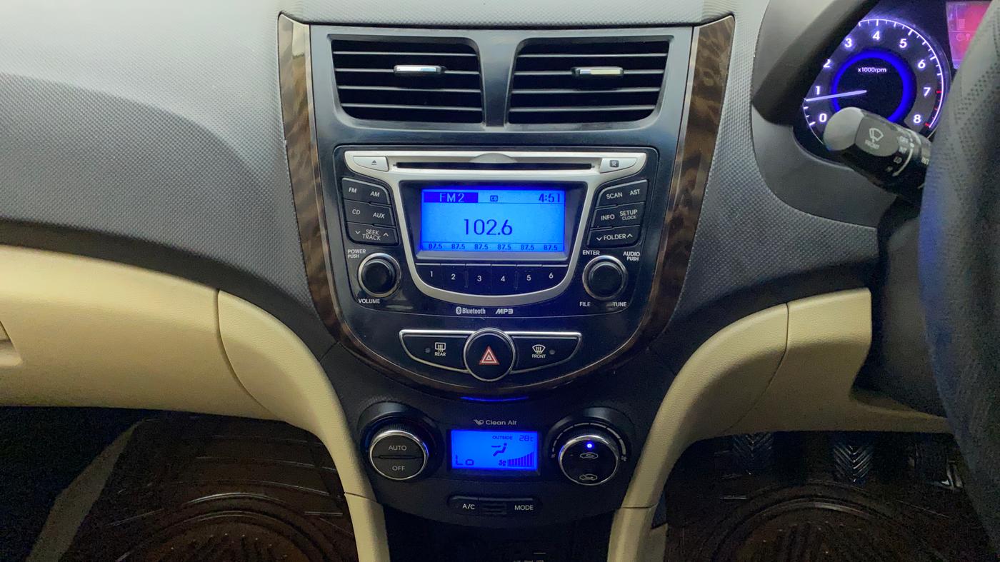 2013 Hyundai Verna FLUIDIC 1.6 VTVT SX, Petrol, Manual, 76,479 km, Air Conditioner