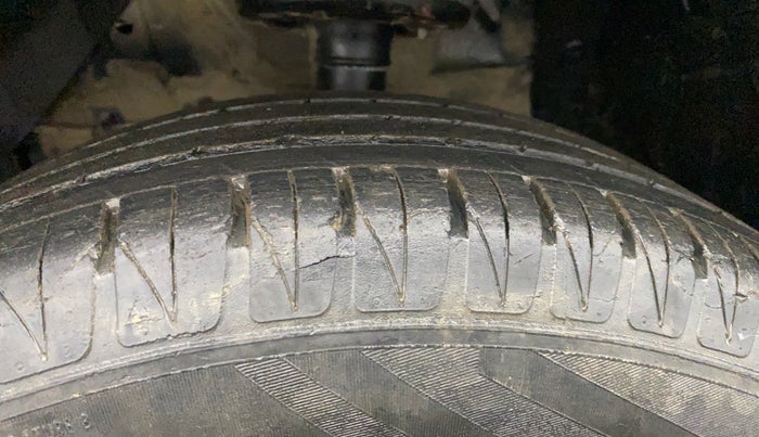 2019 Maruti Vitara Brezza ZDI, Diesel, Manual, 37,013 km, Left Front Tyre Tread