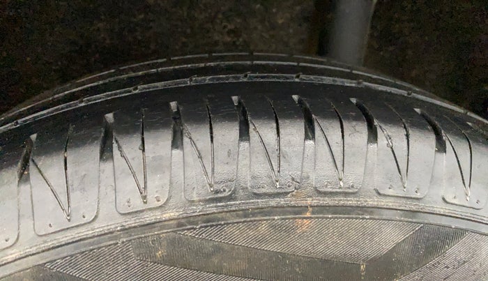 2019 Maruti Vitara Brezza ZDI, Diesel, Manual, 37,013 km, Left Rear Tyre Tread