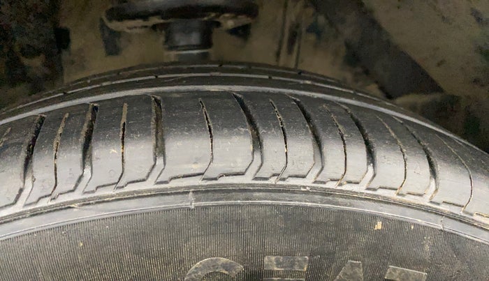 2019 Maruti Vitara Brezza ZDI, Diesel, Manual, 37,013 km, Right Front Tyre Tread