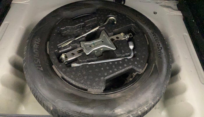 2019 Maruti Vitara Brezza ZDI, Diesel, Manual, 37,013 km, Spare Tyre