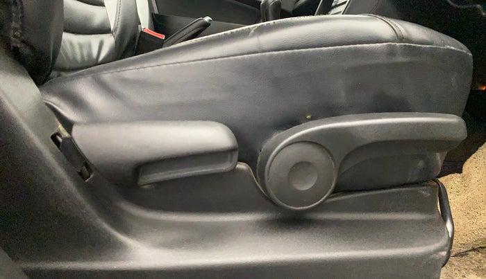 2019 Maruti Vitara Brezza ZDI, Diesel, Manual, 37,013 km, Driver Side Adjustment Panel