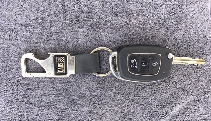 2018 Hyundai Creta E PLUS 1.6 PETROL, Petrol, Manual, 44,002 km, Key Close Up