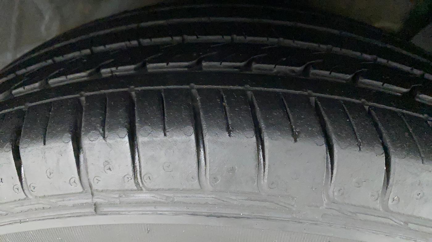 2018 Hyundai Creta E PLUS 1.6 PETROL, Petrol, Manual, 44,002 km, Right Front Tyre Tread