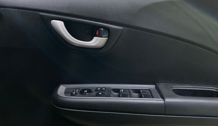 2016 Honda BR-V 1.5L I- DTEC V, Diesel, Manual, 58,743 km, Driver Side Door Panels Control