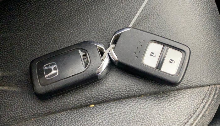 2018 Honda Jazz 1.2L I-VTEC VX CVT, Petrol, Automatic, 59,866 km, Key Close Up