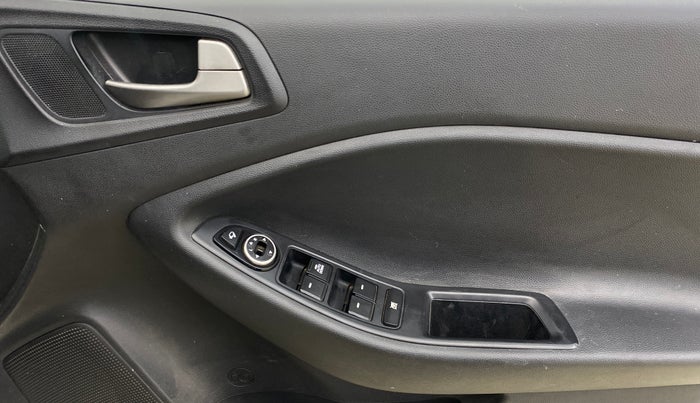 2017 Hyundai Elite i20 ASTA 1.4 CRDI DUAL TONE, Diesel, Manual, 94,892 km, Driver Side Door Panels Control