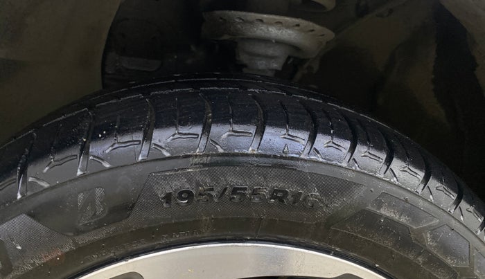 2017 Hyundai Elite i20 ASTA 1.4 CRDI DUAL TONE, Diesel, Manual, 94,892 km, Left Front Tyre Tread