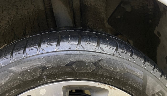 2017 Hyundai Elite i20 ASTA 1.4 CRDI DUAL TONE, Diesel, Manual, 94,892 km, Left Rear Tyre Tread